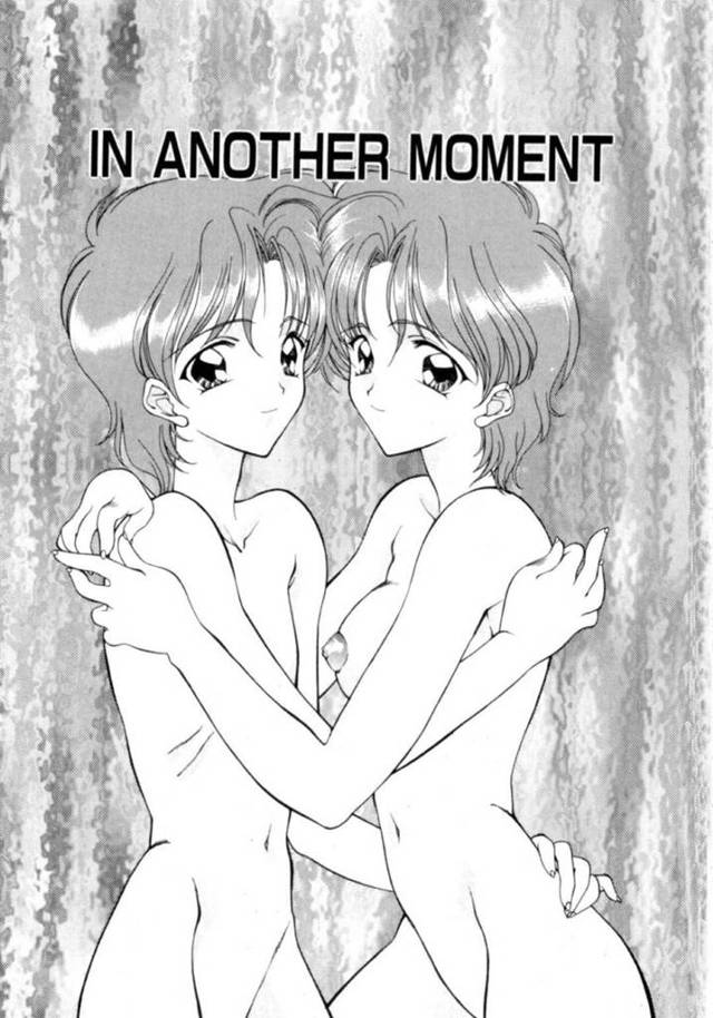 自分と顔がそっくりな男子と仲良くなり、逆セクハラしてエッチを誘う巨乳ショートヘア美少女…興奮する男子にクンニされて感じまくり、生ハメ中出しイチャラブ初セックスしてイキまくる【鈴平ひろ：IN ANOTHER MOMENT】